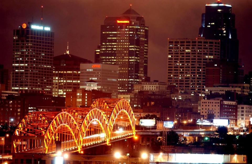 The Buck O’Neil Bridge was illuminated in conjunction with the Lewis and Clark celebrations in 2004.