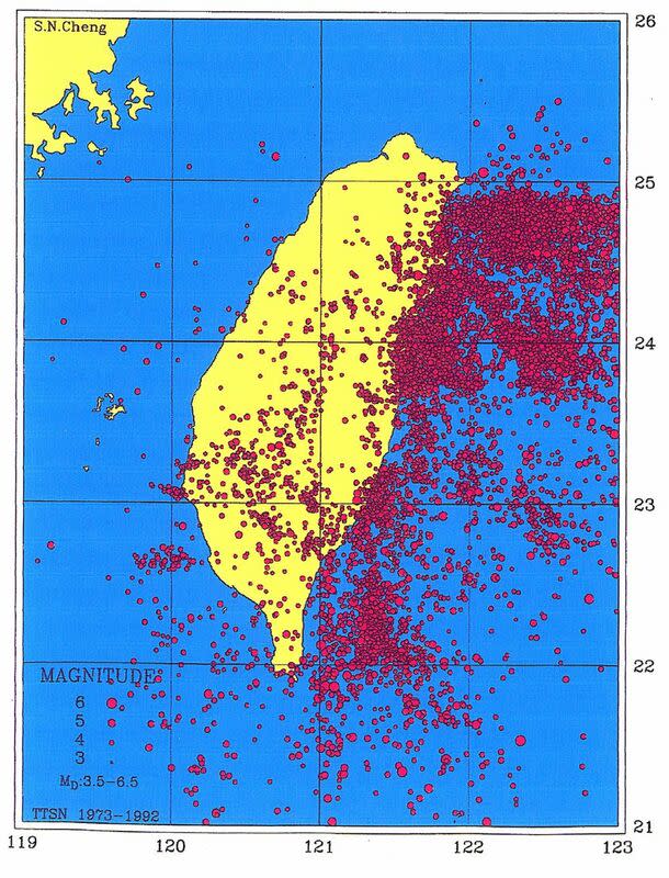 來自美國圖書館的「1973-1992年臺灣地震規模3.5至6.5之震央位置圖」引發討論。   圖：翻攝臺灣國定古蹟編纂研究小組臉書
