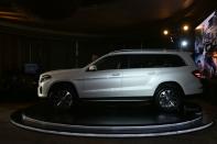 <p>Früher unter dem Namen Mercedes GL bekannt, hört die Fahrzeugreihe seit 2015 auf den Namen GLS. Der GLS 350 ist seit 2016 auf dem Markt und überzeugt mit einem großen Ladeplatz. In Zahlen sind es 2.300 Liter. (Foto: Getty) </p>