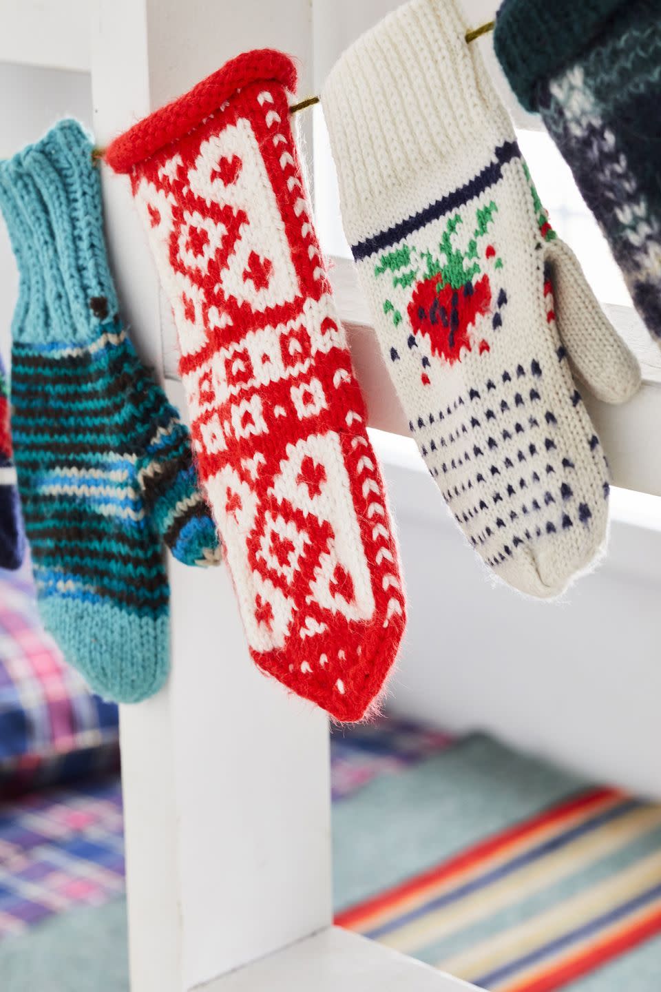 Mitten Garland