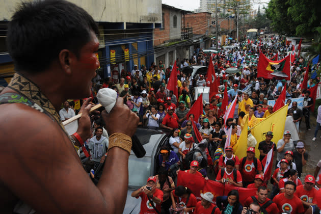 <b>Klima-Gipfel der UN in Rio de Janeiro</b><br><br>Es war eine Veranstaltung der leeren Worte. Das Ergebnis: Kaum Konkretes, dafür viele Pläne und Überlegungen. Ziemlich unverbindlich für eine Runde, die sich das Motto „The future we want“ (Die Zukunft, die wir uns wünschen) auf die Fahnen geschrieben hatte und zu der mehr als 100 Staats- und Regierungschefs kamen. (Bild: AFP)