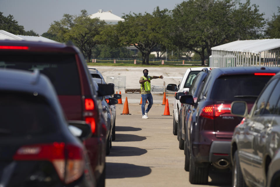 Texans Deliver Their Absentee Ballots At Houston's Only Drop-Off Site (Go Nakamura / Getty Images)