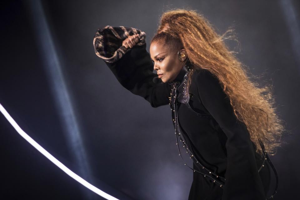 Bye-bye, Rapunzelzopf: Janet Jackson hat eine neue Frisur. (Bild: Photo by Vianney Le Caer/Invision/AP)