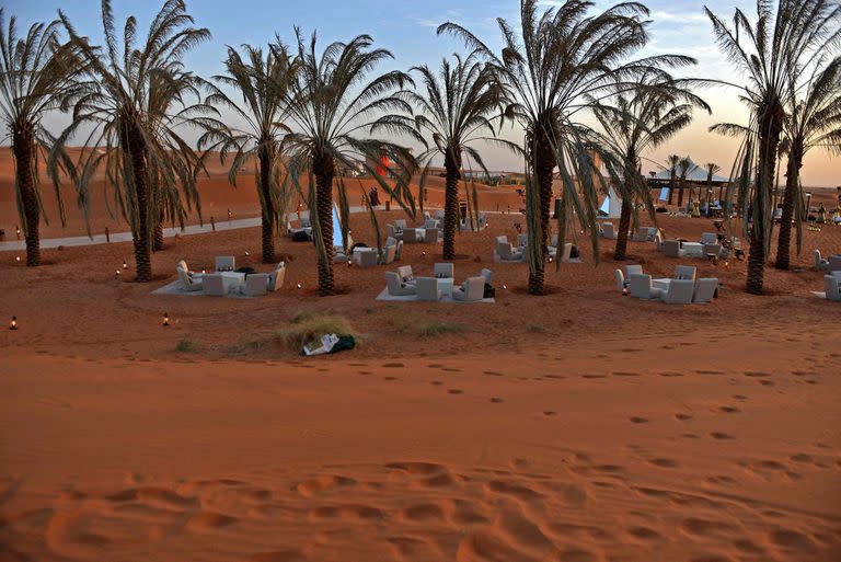 El oasis se inauguró a mediados de enero para una temporada de tres meses, pero ha generado resentimiento entre aquellos que no son ricos, en un país sometido a medidas de austeridad. (FAYEZ NURELDINE/AFP)