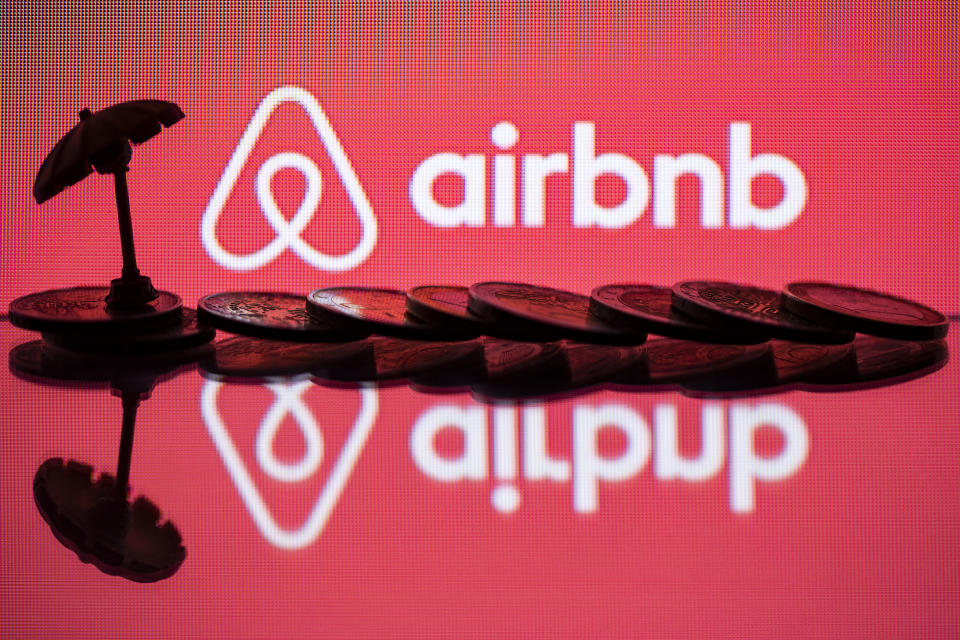 Airbnb ha luchado contra las ciudades europeas que han intentado regular el sector porque consideran que las normativas son malas para el negocio. (Foto: JOEL SAGET/AFP via Getty Images)