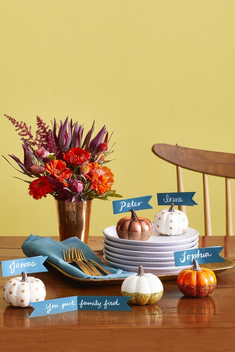 Finish a Festive Fall Table Off With These 21 Thanksgiving Place Cards Ideas