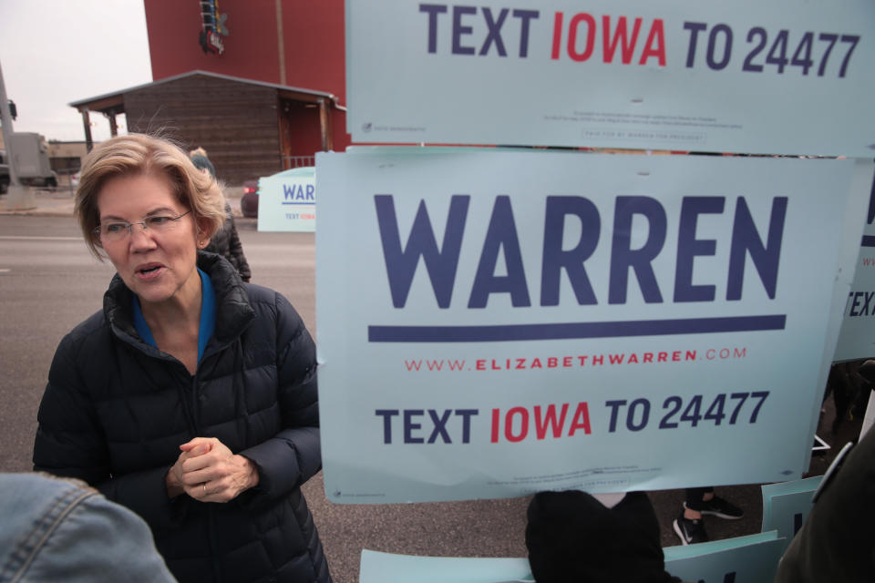 DES MOINES, IOWA - NOVEMBER 01: Democratic presidential candidate Sen. Elizabeth Warren (D-MA) greets supporters outside of the Wells Fargo Arena before the start of the Liberty and Justice Celebration on November 01, 2019 in Des Moines, Iowa. Fourteen of the candidates hoping to win the Democratic nomination for president are expected to speak at the Celebration. (Photo by Scott Olson/Getty Images)