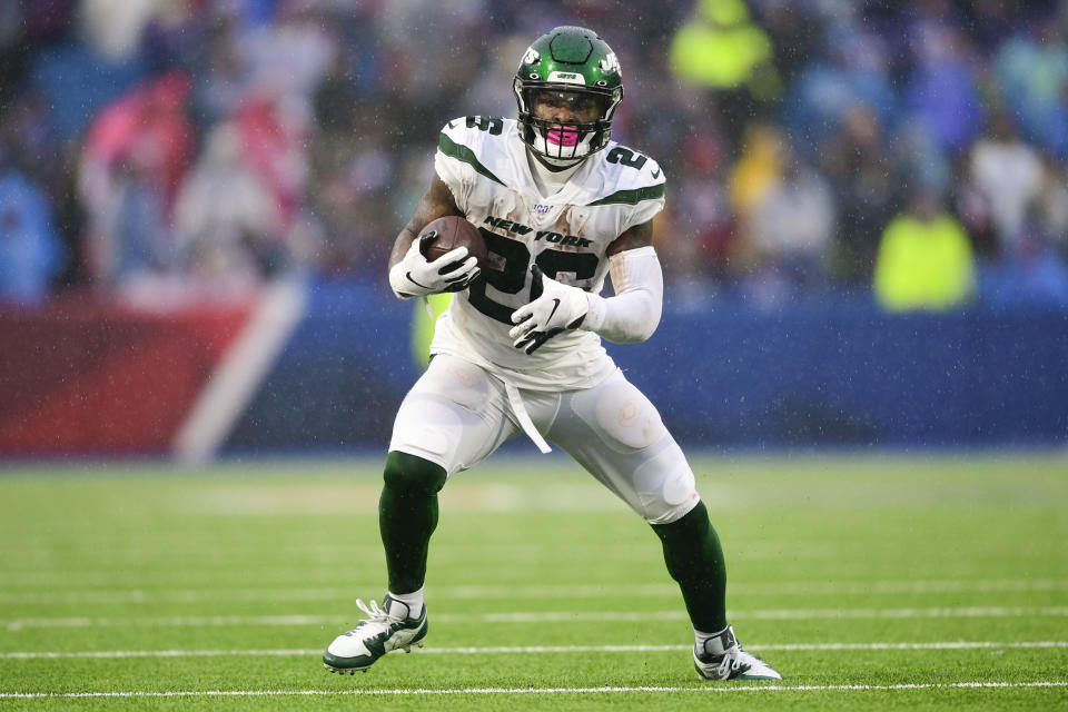 New York Jets running back Le'Veon Bell (26) during the first half of an NFL football game against the Buffalo Bills Sunday, Dec. 29, 2019 in Orchard Park, N.Y. (AP Photo/David Dermer)