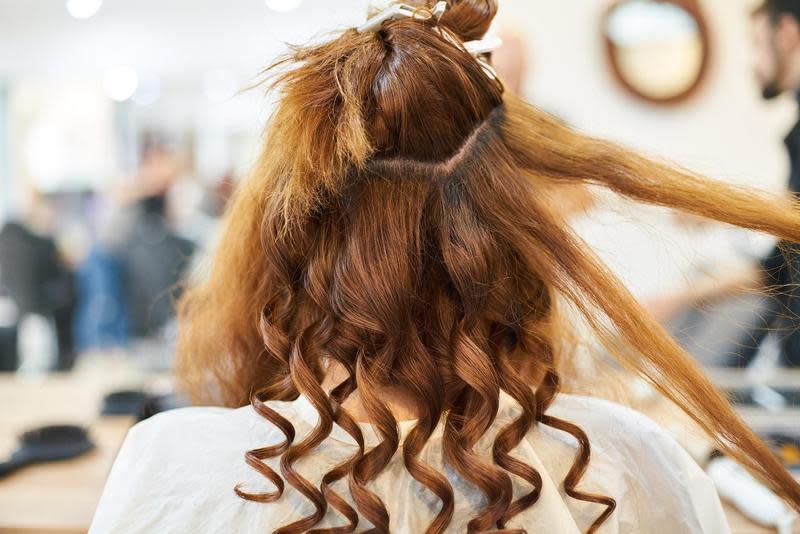 一名女網友和男友分享自己的新髮型，卻得到「這是什麼婊子色頭髮」；示意圖。（Pixabay ／Image by Engin Akyurt）