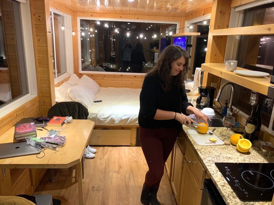 halliecooking_tinyhouse