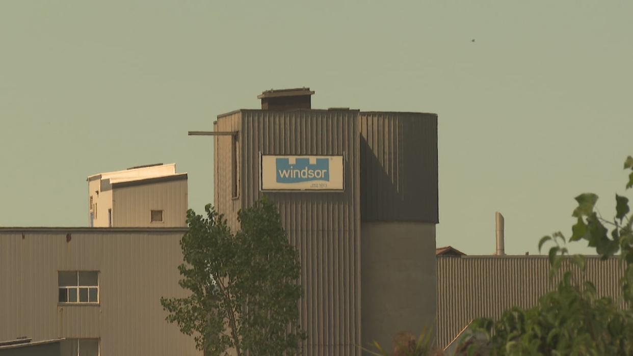 Windsor Salt and Unifor have a new five-year deal in place that will see workers from multiple bargaining units received wage and benefit increases. (Dalson Chen/CBC - image credit)