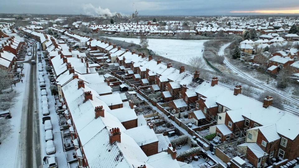 Low overnight temperatures bring a layer of snow to the residents of Cheshire (Getty Images)