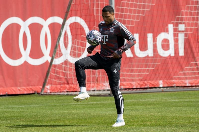 Bayern's Serge Gnabry in action during a training session ahead of the UEFA Champions League soccer match against Manchester City. Bayern Munich and Germany winger Serge Gnabry has resumed running in training, five weeks after his leg muscle injury. Ulrich Gamel/Kolbert-Press/dpa
