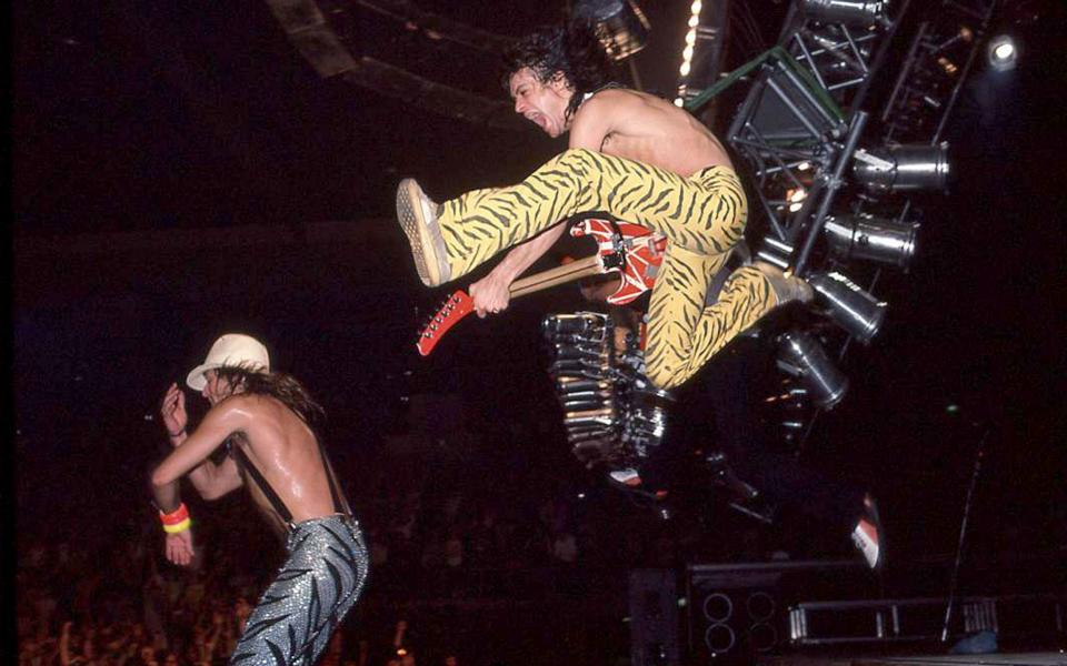 David Lee Roth (l) and Eddie Van Halen in San Diego, California, 1984 - Kevin Winter/Getty Images