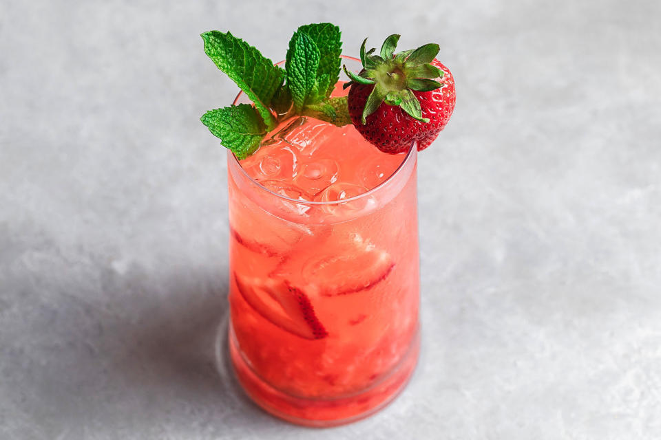 Sparkling Strawberry-Ginger Lemonade
