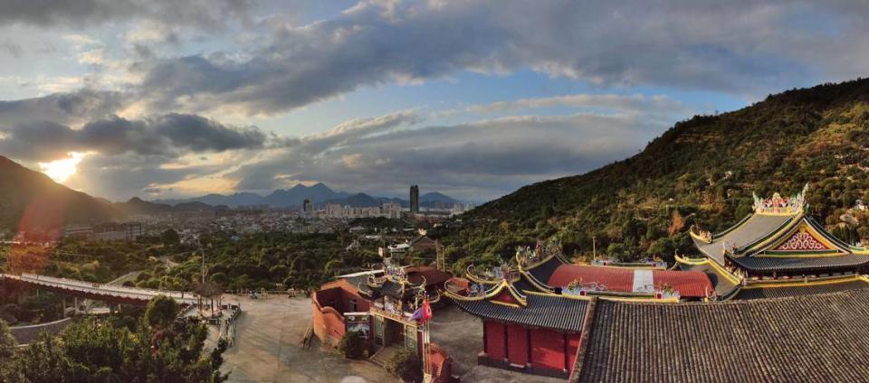 Spenser Rose lives in a temple, pictured here in November 2019, in Wenzhou, Zhejiang, China.