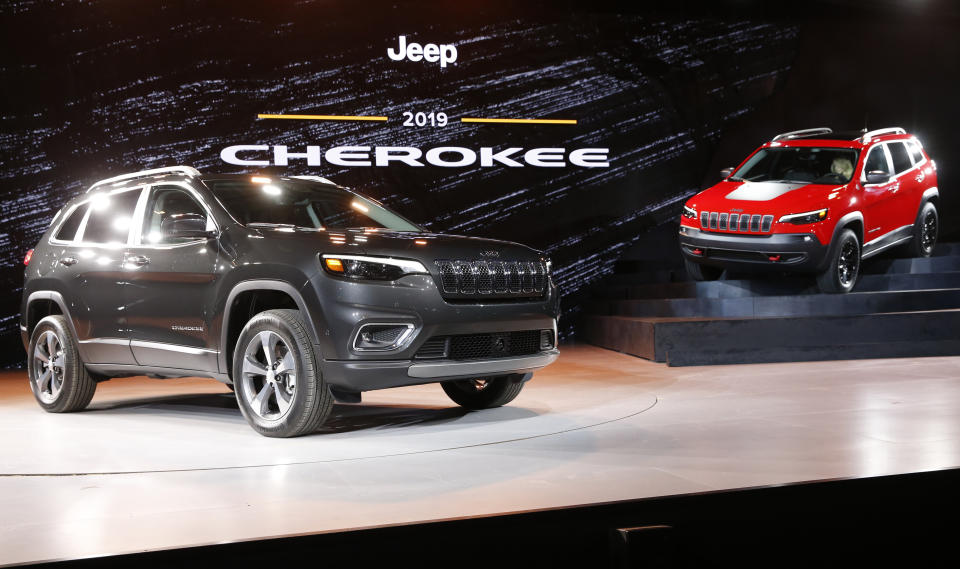 Der Jeep Cherokee gehört zu den Klassikern der Marke, hier wird das 2019er Modell bei der North American International Auto Show in Detroit vorgestellt. (Bild: REUTERS/Jonathan Ernst)