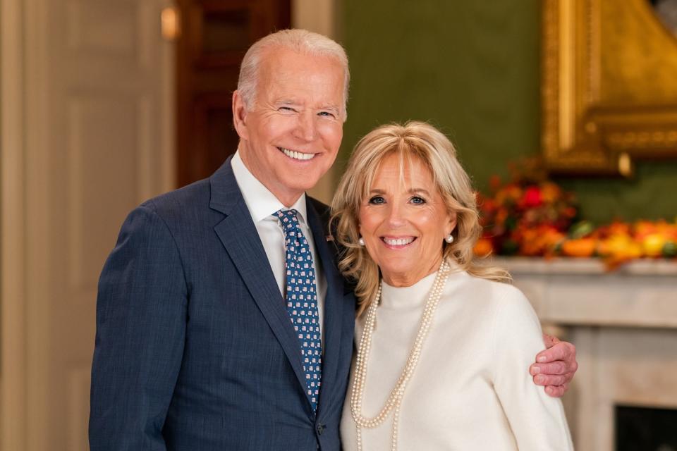  美國第一夫人吉兒·拜登（Jill Biden）(右)。 圖：翻攝自拜登臉書 