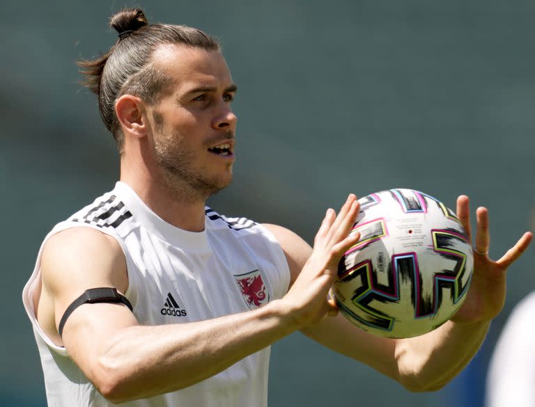 Gareth Bale volvió de Tottenham Hotspur a Real Madrid; el galés mantiene ingresos muy altos; está noveno en la nómina mundial de futbolistas.