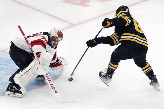 Bruins beat Devils 2-1, match NHL record with 62nd win – KGET 17