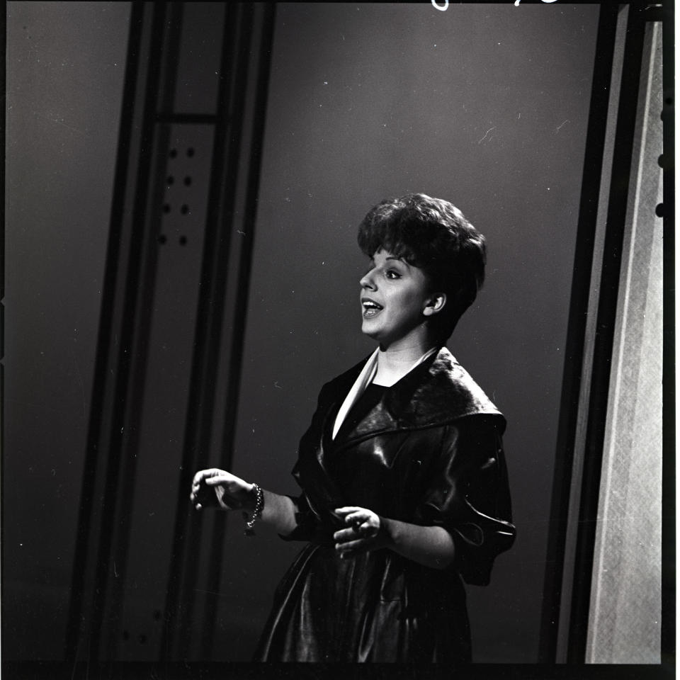 Carol Sloane performs on 'The New Steve Allen Show' on November 8, 1961.