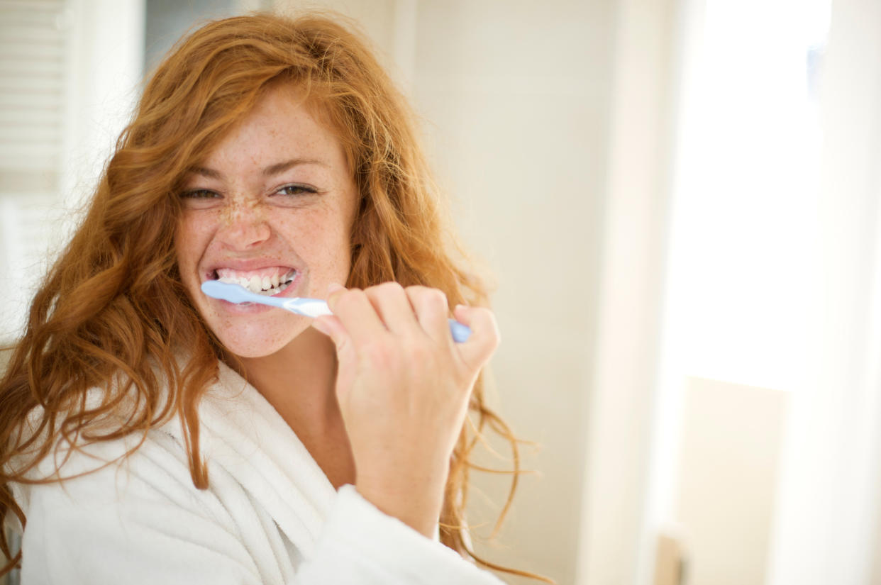 Zur täglichen Zahnhygiene gehört die richtige Zahncreme. (Bild: Getty Images)