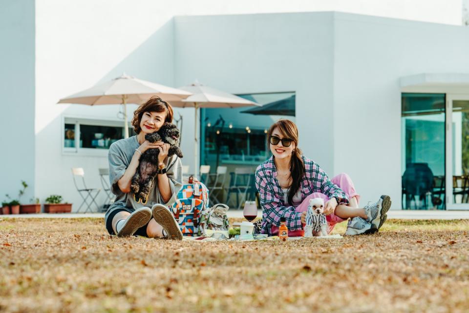 4月27、28日《白色派對．寵愛物語》歡迎民眾帶著狗狗來野餐。高雄市文化局提供