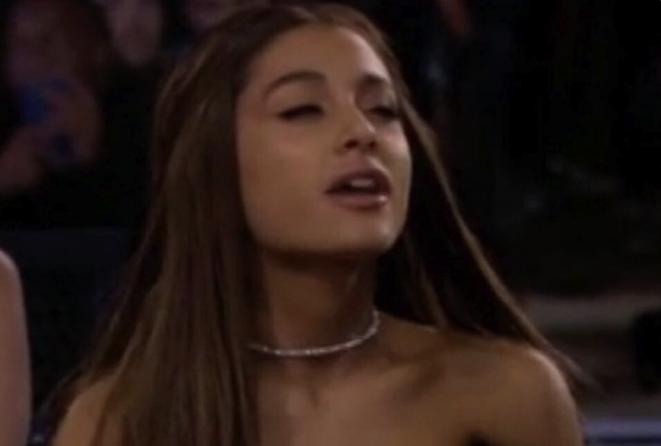 Ariana Grande can't see 