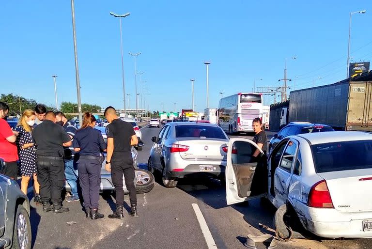 Choque múltiple en Panamericana, hay personas heridas