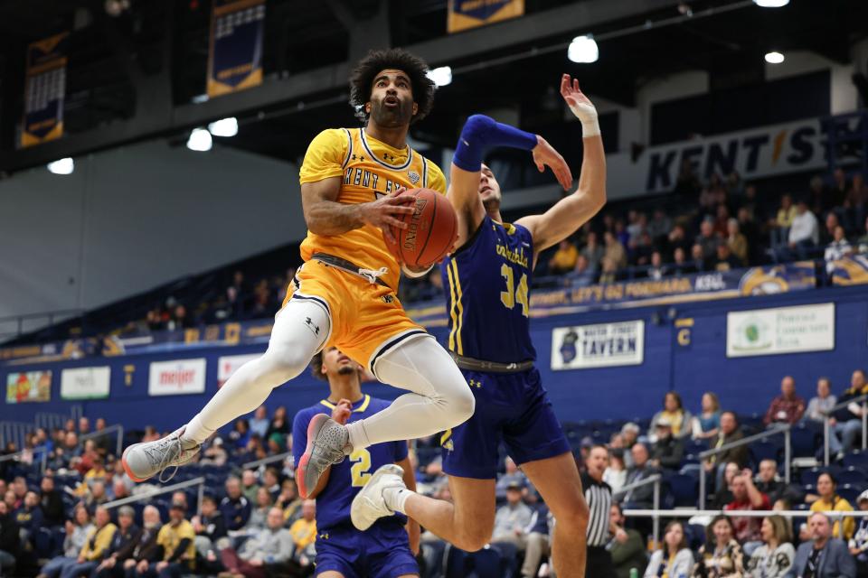 Kent State guard Sincere Carry goes up for a shot during the first half of an NCAA basketball game against the South Dakota State Jackrabbits, Friday, Dec. 2, 2022 at the Kent State M.A.C. Center.