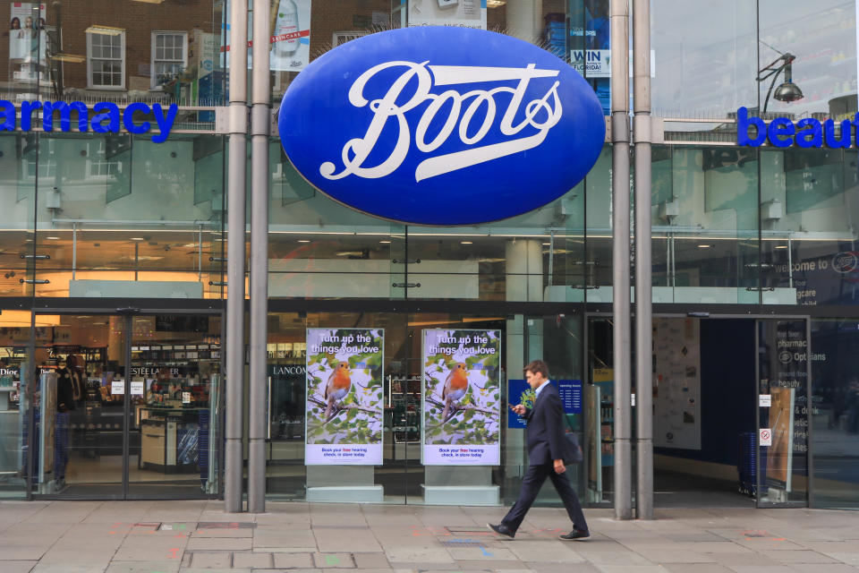 Boots Store seen at the Oxford Street. Boots Retailer has announced the closure of their 200 stores over the next two years, resulting in the loss of hundreds of jobs, as the UK health and beauty retailer battles competition from discounters and on-line specialists. (Photo by Amer Ghazzal / SOPA Images/Sipa USA)