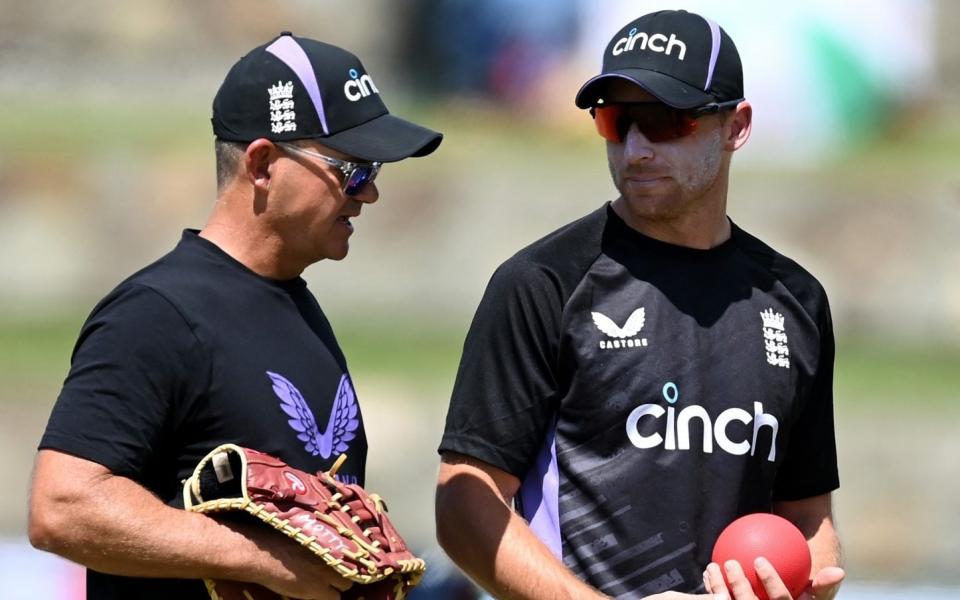 Matthew Mott and Jos Buttler at England training