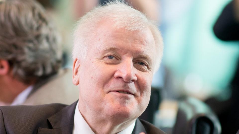 Bundesinnenminister Horst Seehofer: «Es scheint offenbar schräge Entwicklungen gegeben zu haben.» Foto: Ky Nietfeld