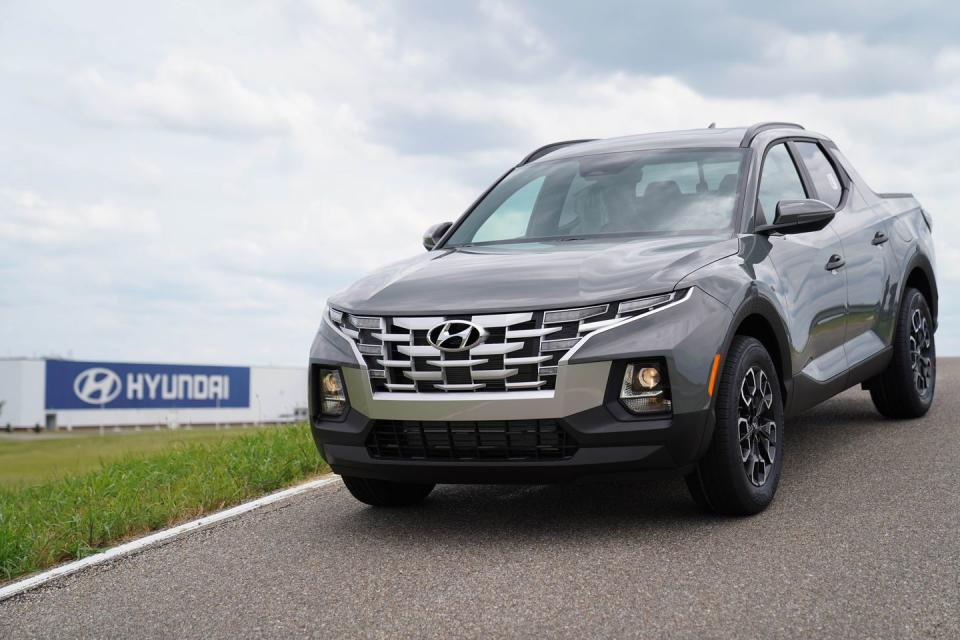 View 2022 Hyundai Santa Cruz Production Photos