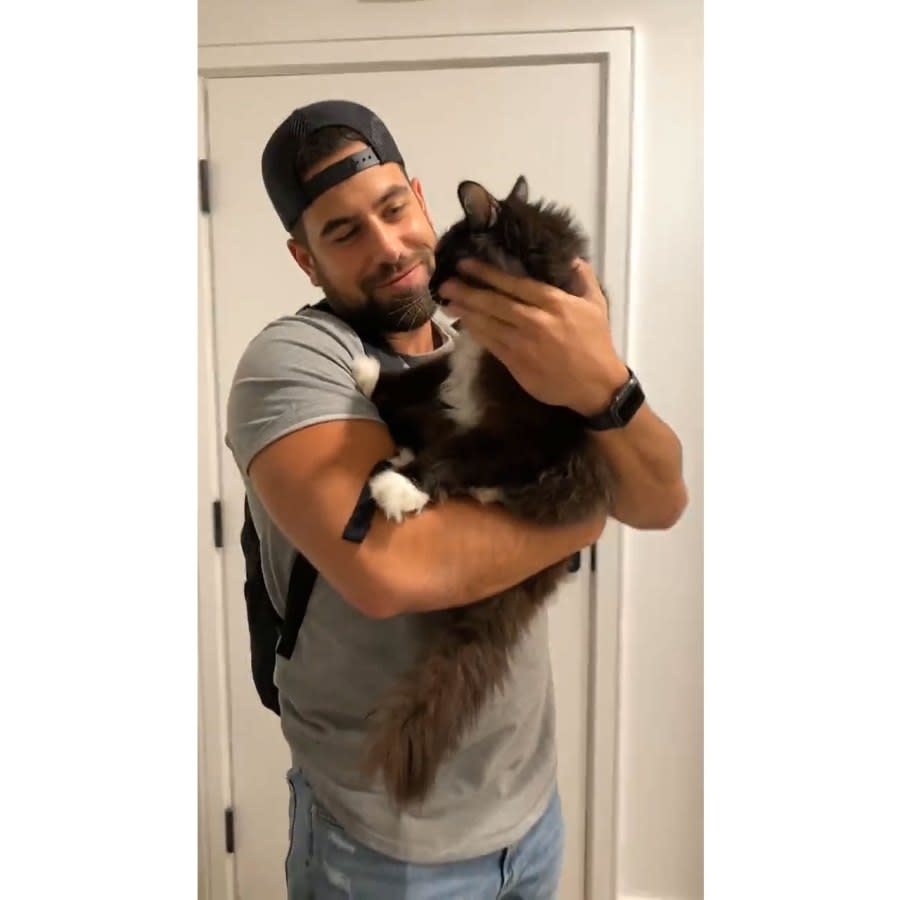 Bachelorette Katie Thurston Introduces Blake Moynes to Her Cat 2