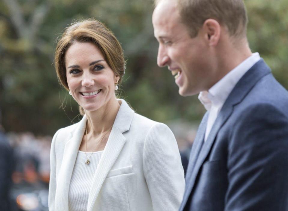 The Duke and Duchess of Cambridge visit the Cridge Centre for the Family to meet people, residents and supporters as well as the unveiling of a monument dedicated to people who have overcome adversity while on a tour of the centre in Victoria, B.C., Saturday, October 1, 2016. THE CANADIAN PRESS/Chad Hipolito