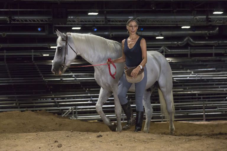 Adriana Peggerole y Tartufo en pleno ensayo de Resurrección