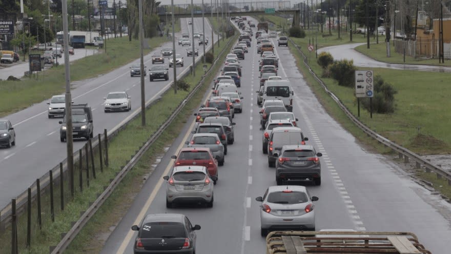 Viajar en auto propio facilita el traslado en el destino.