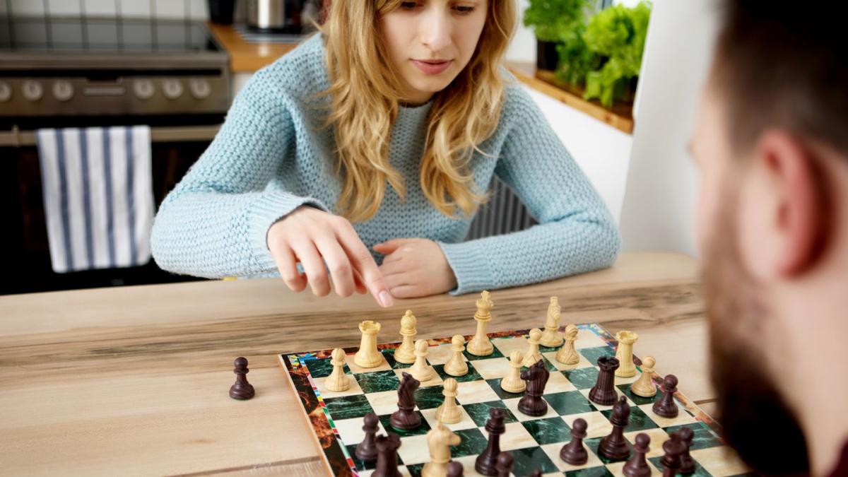 Pitching a Perfect Chess Game