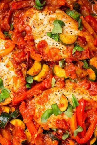 <p>We love the flavours of this skillet recipe.</p><p>Get the <a href="https://www.delish.com/uk/cooking/recipes/a29620523/italian-chicken-skillet-recipe/" rel="nofollow noopener" target="_blank" data-ylk="slk:Italian Chicken Skillet" class="link ">Italian Chicken Skillet</a> recipe</p>