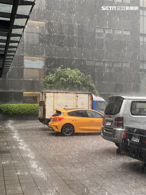 大台北地區降下大雷雨。（圖／資料照）