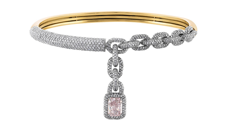 Ana Khouri 18-karat-gold necklace with a 5.32-carat natural fancy-intense-pink diamond and white diamonds.