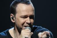 <p>„Das erste Konzert, zu dem ich meinen ältesten Sohn mitgenommen habe: Linkin Park“, schrieb der Schauspieler und Sänger von New Kids on the Block auf Twitter. „Chester Bennington war ein Genie und Gentleman.“ (Bild: AP Photo) </p>