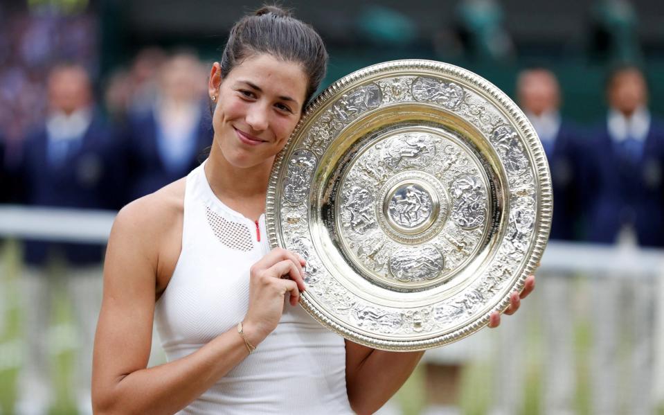 Garbine Mugriza with the Venus Rosewater dish