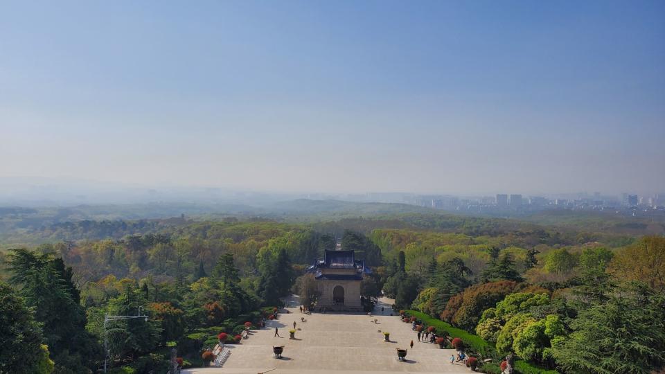 「青年看兩岸」系列—霧釋冰融，踏雪尋梅-融冰交流之我見。圖片攝於南京中山陵。
