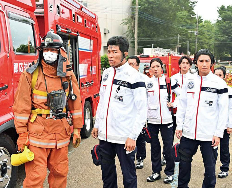 東奧期間多部戲劇收視慘跌，《TOKYO MER行動急診室》卻依然穩守雙位數。（圖／friDay影音提供）