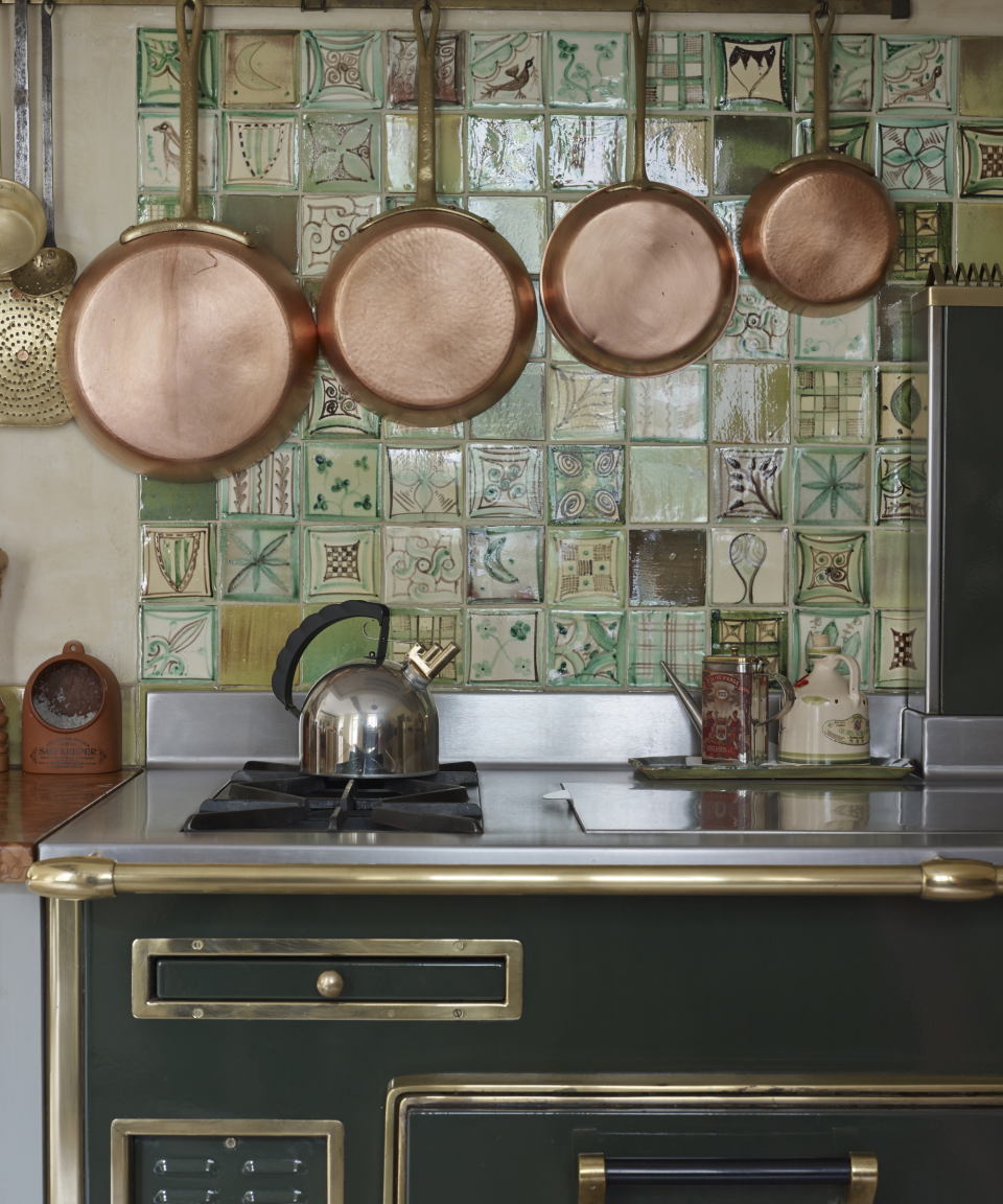 <p> Another item Suzanne encourages her clients to get rid of are very old, uncoated aluminium pans from the 30s, 40s, 50s, 60s. Items with damaged non-stick coatings should also be decluttered. </p>