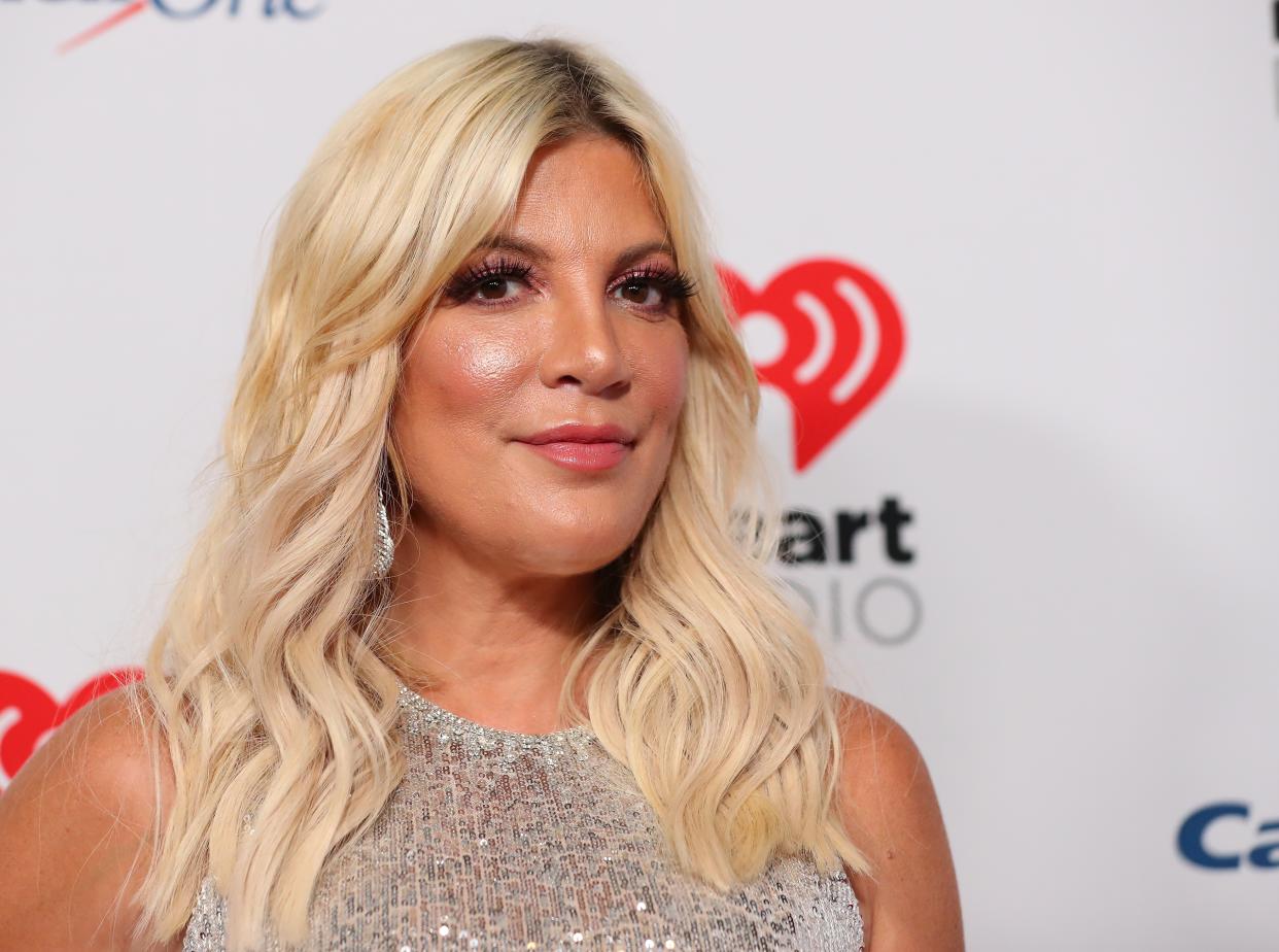 LAS VEGAS, NEVADA - SEPTEMBER 20: Tori Spelling attends the 2019 iHeartRadio Music Festival at T-Mobile Arena on September 20, 2019 in Las Vegas, Nevada. (Photo by JB Lacroix/WireImage)