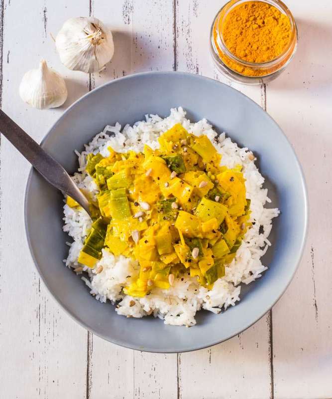 <p>Blooming Nolwenn</p><p>This easy 3-ingredient leek curry is made in 20 minutes and is perfect for a quick and healthy lunch or dinner.</p><p><strong>Get the recipe: <a href="https://bloomingnolwenn.com/easy-vegan-leek-curry/" rel="nofollow noopener" target="_blank" data-ylk="slk:Easy Vegan Leek Curry;elm:context_link;itc:0;sec:content-canvas" class="link "><em>Easy Vegan Leek Curry</em></a></strong></p>