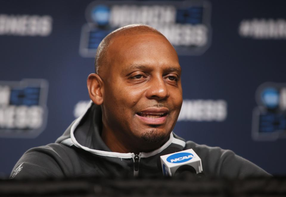 Memphis basketball coach Penny Hardaway